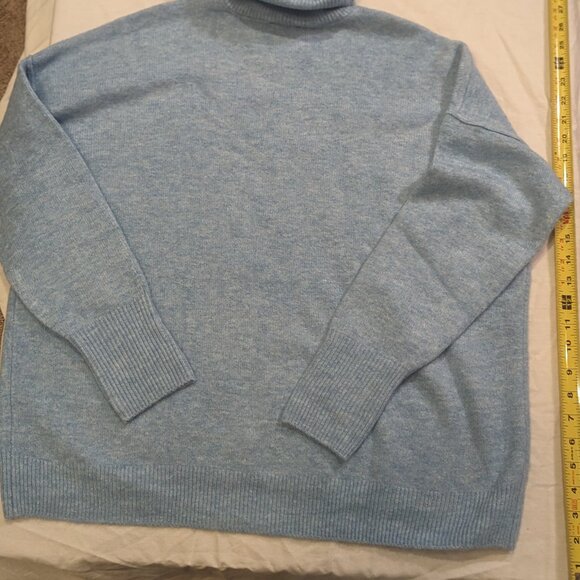 NWT Vince Camuto Turtle-Neck Sweater Size Small in Gray - Picture 9 of 9